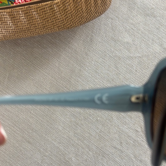 Maui Jim Tortoise Shell Sunglasses - Picture 4 of 6
